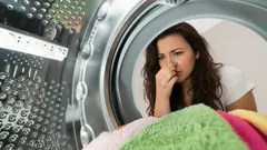 Schimmelgeur uit de wasmachine? Deze methode van loodgieters helpt je om de geur makkelijk weg te krijgen