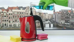 Hoe verwijder je makkelijk kalkaanslag uit de waterkoker? Twee ingrediënten volstaan, resultaat zal verbazen